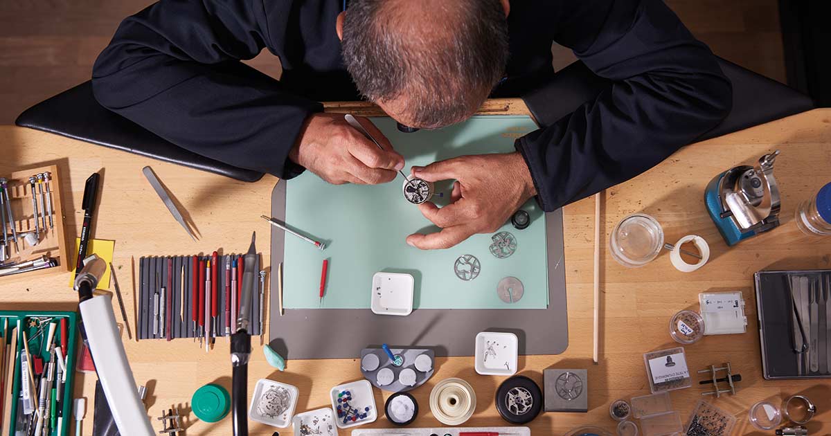 „Mit der Defy Lab katapultiert Zenith die Präzision der mechanischen Armbanduhr in vollkommen ungeahnte Spären", ist man in der Manufaktur begeistert.
