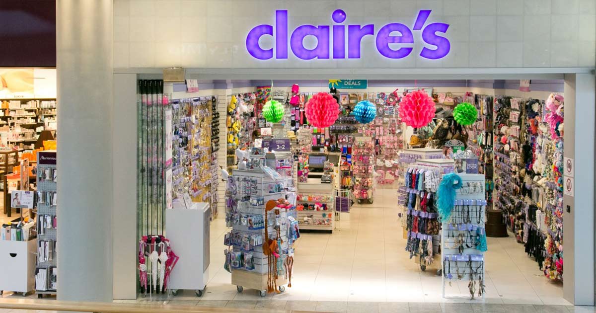 Claire's verkauft Schmuck, Accessoires und Taschen in 7.500 Geschäften in 45 Ländern weltweit.