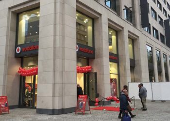 Beispiel für ganz Deutschland: Signa hat das ehemalige Karstadt-Haus in Stuttgart mittlerweile verkauft. Heute ist unter anderem Primark mit 8.000 Quadratmetern Fläche auf fünf Stockwerken vertreten.