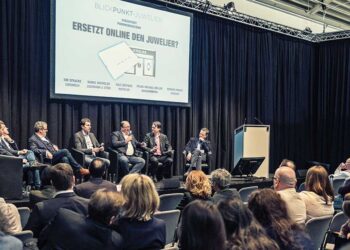 Zündstoff für den traditionellen Juwelier: In der prominent besetzten Diskussionsrunde ging es auch darum, was der Juwelier künftig eigentlich verkauft. Neuuhren eher weniger als heute.