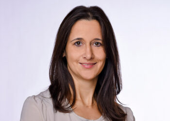 Michaela Herrmann von der TeamBank erklärt das Konzept ratenkauf by easyCredit.