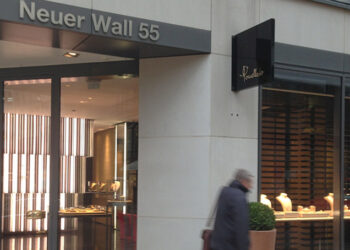 Hat die Schmuckwelt verändert: Pino Rabolini, der Gründer und Erschaffer von Pomellato, hier die Boutique in Hamburg, ist gestorben.