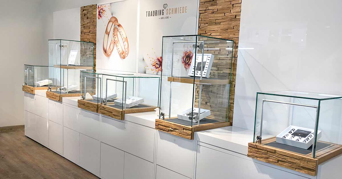 Modular: Das neue Ladenbausystem der Trauringschmiede ermöglicht sogar Shop-in-Shop-Lösungen für eine 15 Quadratmeter große Fläche beim Juwelier.