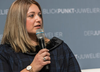 Eva-Maria Verheugen vereint in ihrer Verbundgruppe Mic Aurum Print und Online. Wie das geht, verrät sie im Interview.