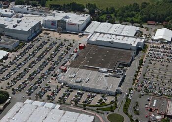 Dodenhof (hier das Stammhaus in Posthausen bei Bremen) wird seinen Wohn- und Einrichtungsbereich auslagern und kooperiert dafür mit XXXLutz.