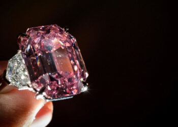 Der pinkfarbene Diamant kam für 39,1 Mio. Euro bei einer Christie's-Auktion unter den Hammer. © Christie's