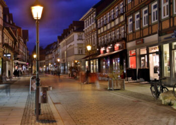 Kommt die Ausgangssperre, wird es wohl Bescheinigungen des Arbeitgebers brauchen, damit Mitarbeiter in ihre Unternehmen kommen dürfen.