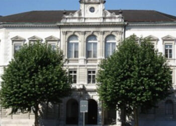 Das Solothurner Obergericht hob den vom Amtsgericht verhängten Konkurs gegen die Grenchner Eterna erneut auf.