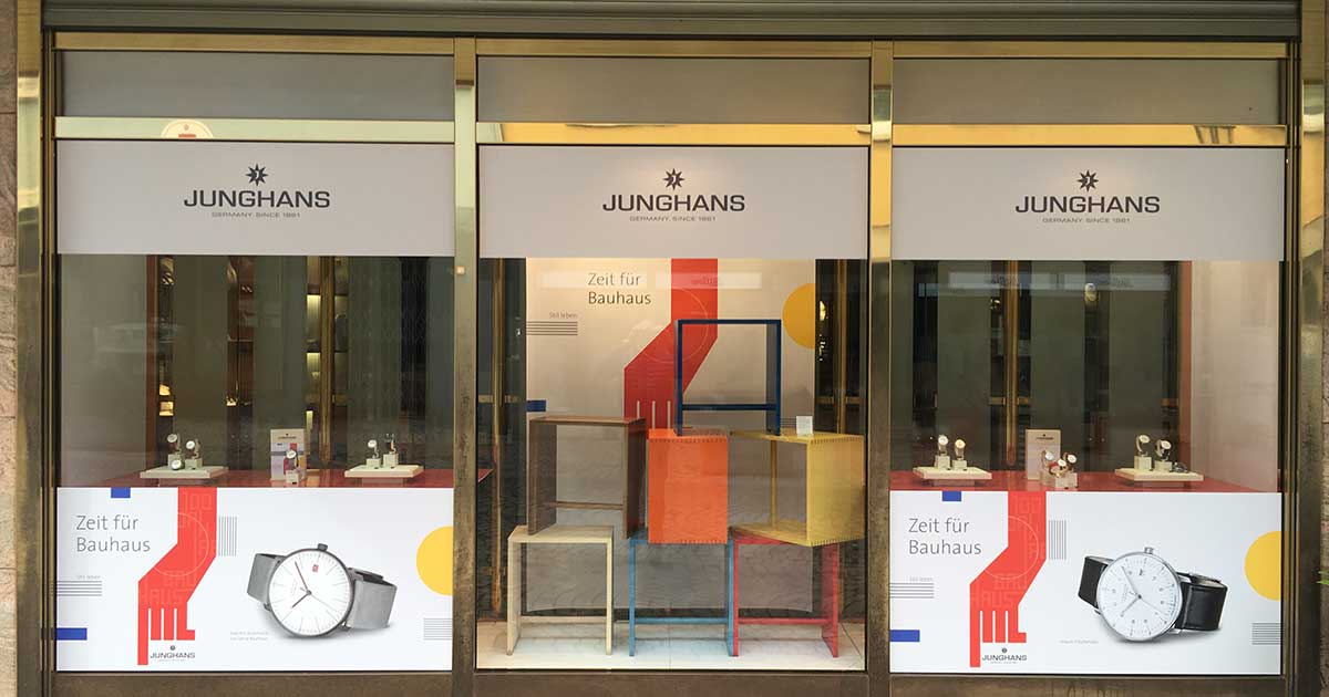 Juwelier-Febon-Endingen Juwelier Febon in Endingen hat seine Schaufenster ganz im Bauhaus-Stil dekoriert.