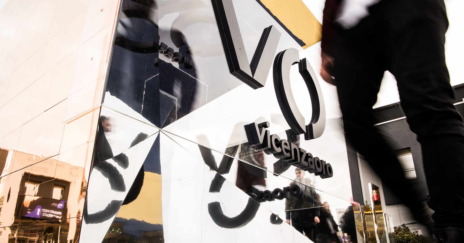 Auf mehr als 56.000 Quadratmetern präsentieren sich auf der Vicenzaoro Schmuckhersteller aus aller Welt.