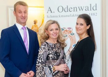 Falk Dettinger mit Natalie Lumpp und Kristin Bellitto (A. Odenwald).