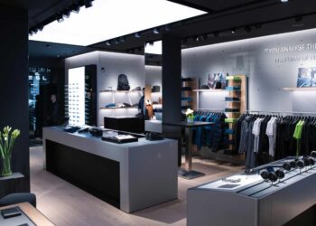 Zentrales Retail-Element des neuen Stores ist der interaktive Marken-Erlebnistisch.