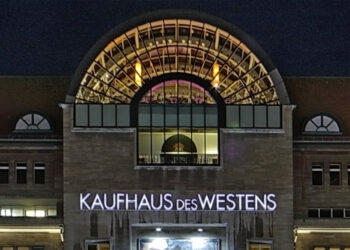 Das Hauptstadt-Kaufhaus KaDeWe darf auf ganzer Fläche öffnen.