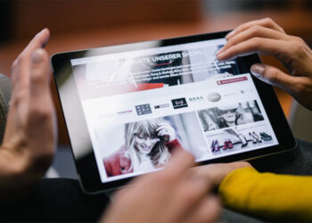 Im Netz ein Produkt bestellen und es am selben Tag im ECE-Shoppingcenter abholen.