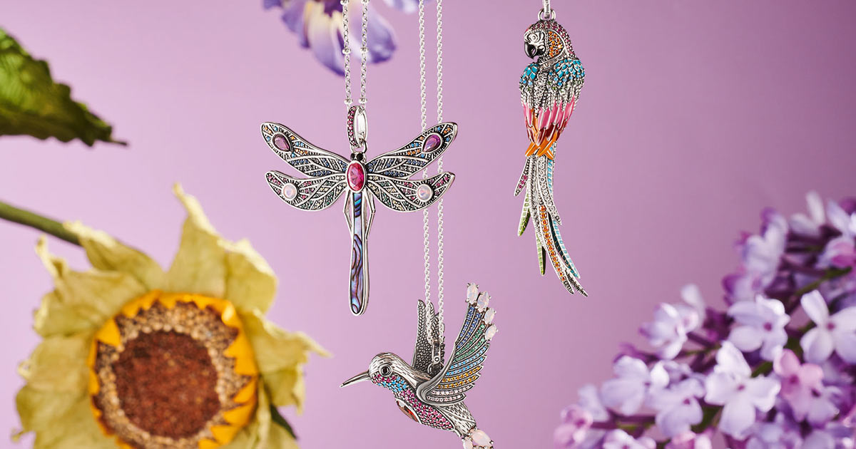 Zarte Libellen und Kolibris und farbenprächtige Papageien sind die Key Pieces der Sprint/Summer-Kollektion von Thomas Sabo.