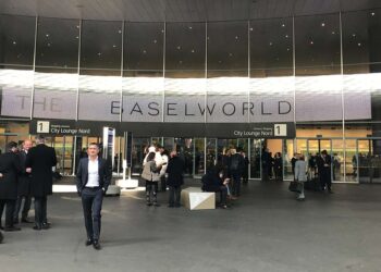 Der Messebetreiber der Baselworld hat Ärger mit einem Großaktionär und soll umfangreich Geschäftsberichte offenlegen.