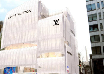 Das Design des Gebäudes greift die Geschichte Osakas auf und ist vom historischen Handelsschiff Higaki Kaisen inspiriert.