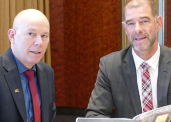 Gute Aussichten für die Edelmetallindustrie: Georg Steiner (l.) und Franz-Josef Kron.