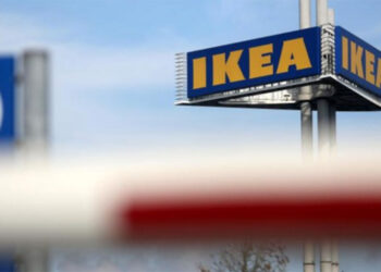 Ikea hat seine stationären Geschäfte längst geschlossen. Jetzt produziert der weltgrößte Möbelhändler auch Schutzausrüstung (Foto: dpa).