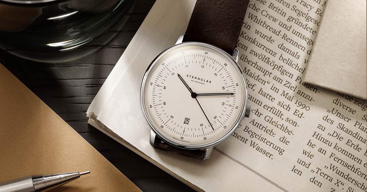 Die Uhr kostet 249 Euro VK. Sie ist ab sofort im Onlineshop vorbestellbar und ab Juni 2020 erhältlich.