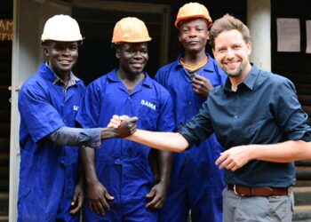 Jan Spille weiß aus eigener erfahrung, wie wichtig Schutzmasken sind. Nun spendet er seine Lagerbestände an Krankenhäuser in seiner Region.