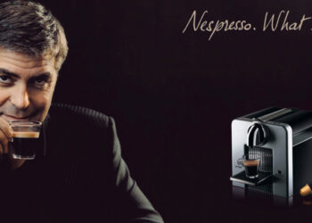 Traurig: Kaffee-Liebhaber George Clooney zeigte sich überrascht und traurig über Vorwürfe, Nespresso-Kaffeebohnen seien auch von Kindern geerntet worden.