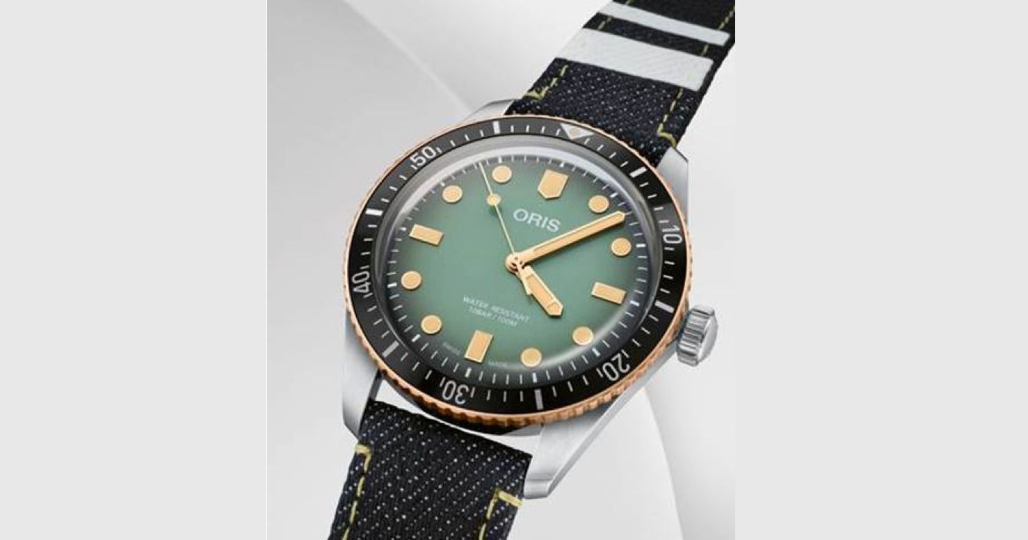 Die Oris x Momotaro Divers Sixty-Five Special Edition hat einen UVP von € 2.000,-.