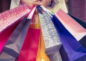 Viele Verbraucher lieben das Shoppen in der Innenstadt.