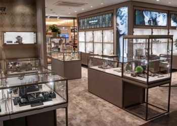 Wieder geöffnet: Juwelier Dodenhof im Kaufhaus Dodenhof in Posthausen bei Bremen.