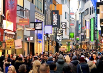 Lichtblick: Die Konsumstimmung nimmt wieder leicht zu.