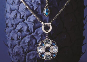 Der News Prospekt für den Sommer und Spätsommer ist ganz ausgerichtet auf die Pantone Farbe des Jahres 2020 Classic Blue.