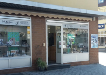 Wird geschlossen: Der Juwelier am Schloss in Roth.