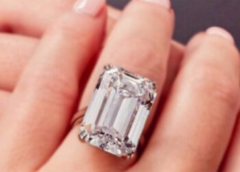 Diamantring für 1,9 Millionen Euro versteigert