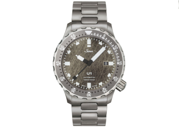 Die U1 DS kostet 2.200 Euro mit Lederarmband, 2.470 Euro mit Silikonarmband und 2.500 Euro mit Massivarmband.