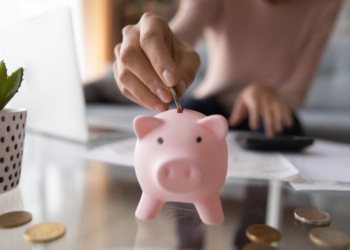 Konsumstau: Deutsche horten Milliarden. Fotocredit: Shutterstock