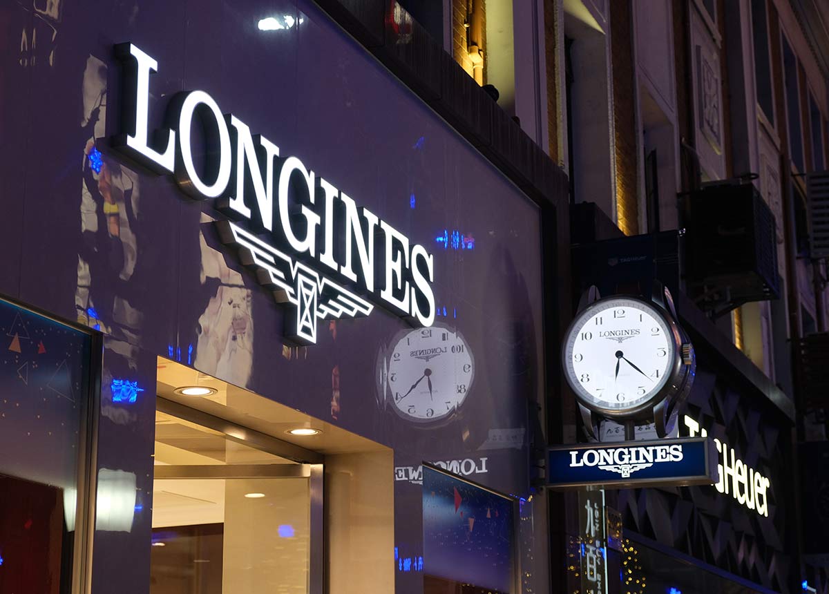 Die Uhrenmarke Longines geht neue Wege. (Credit: Robert Way / Shutterstock.com)