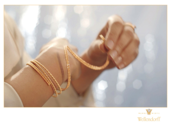 Der Armreif "Umarme micht jetzt" von Wellendorff ist aus "federndem" Gold gefertigt.