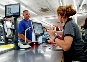 "Lidl Pay" startet jetzt auch in Deutschland. (Credit: Emilija Miljkovic / Shutterstock.com)
