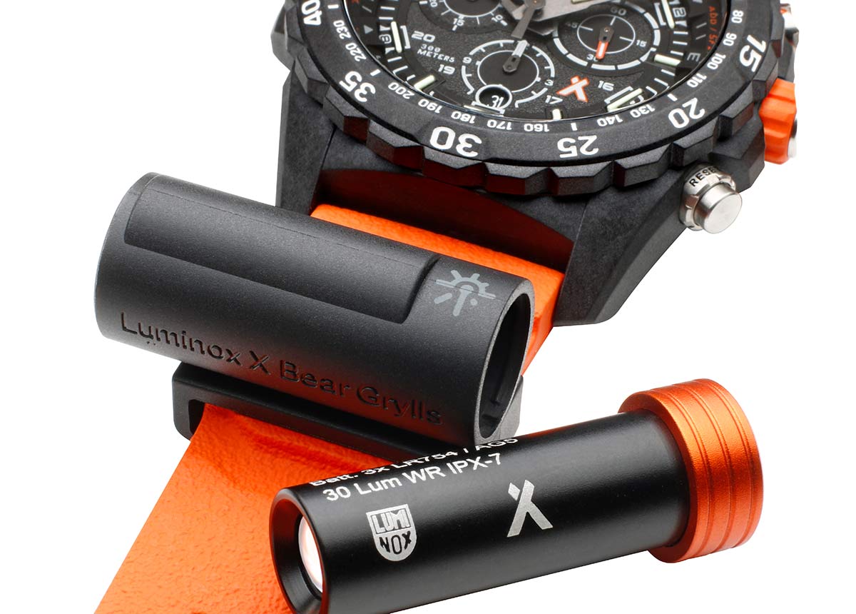 Für Abenteurer: Die Taschenlampe ist an allen Luminox Uhren mit Kautschukband tragbar.