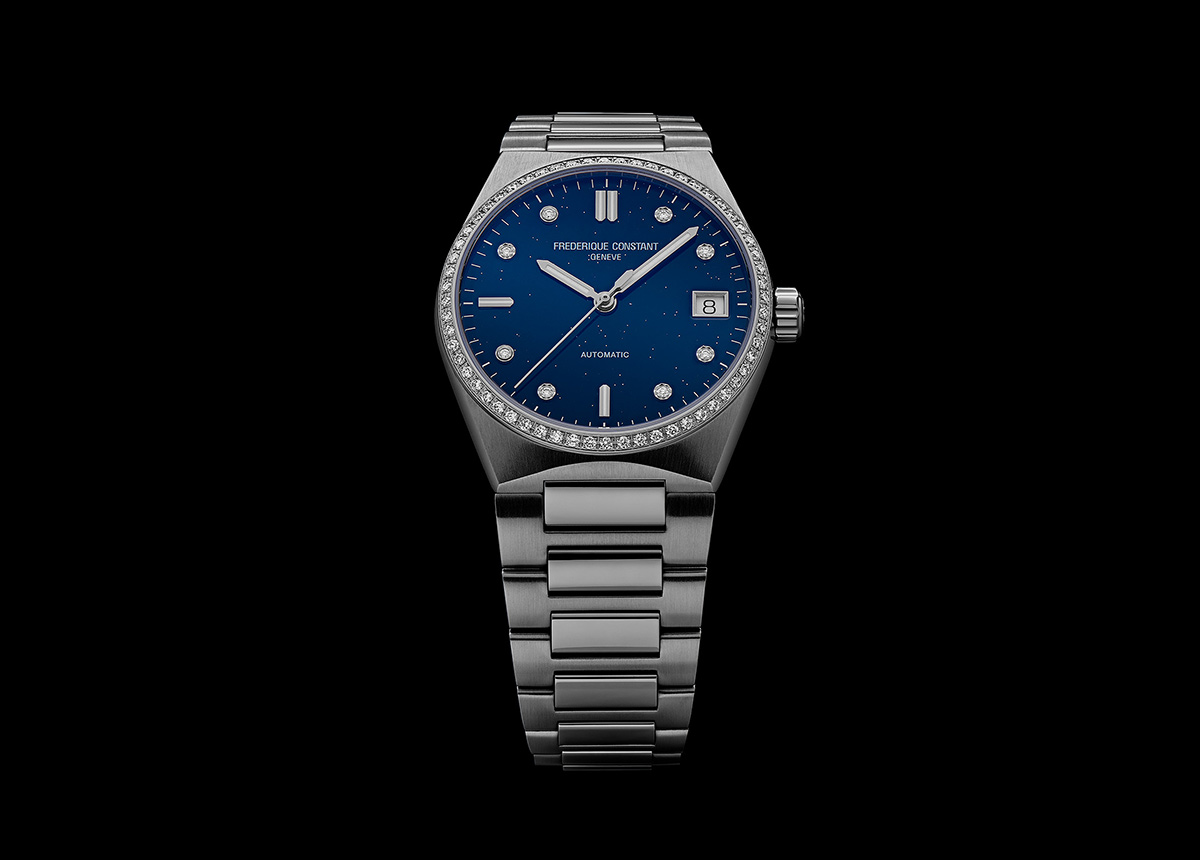 Im Sonnenlicht oder im Mondschein umrundet die Highlife Ladies Automatic Sparkling das Sonnen- und Mondzifferblatt mit Anmut und Modernität. (©Eric_Rossier)