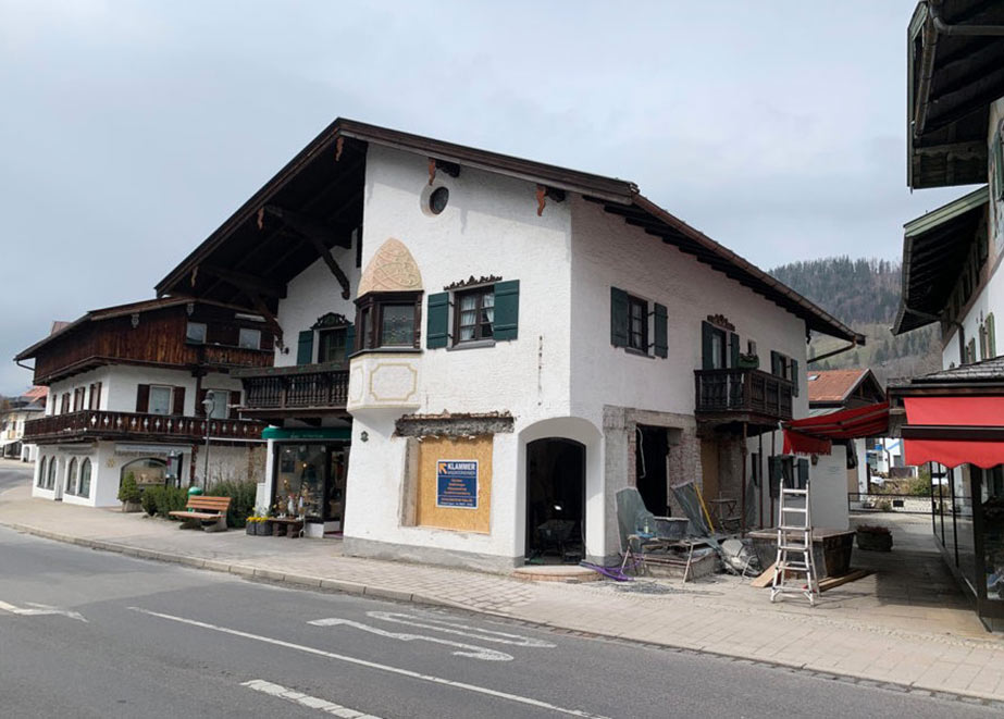 In diesem idyllischen Häuschen in der Seestraße 2 in Rottach-Egern wird das Geschäft eröffnet. (Foto: Gamper)