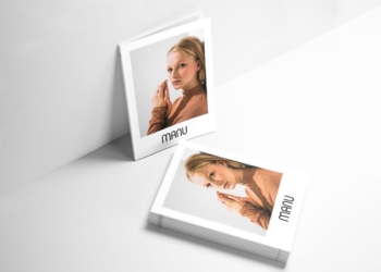 Die Broschüre wurde bereits als deutsch- und englischsprachige Variante an die Händler der Manufaktur verschickt und kann auf Wunsch kostenlos bei MANU angefragt werden.