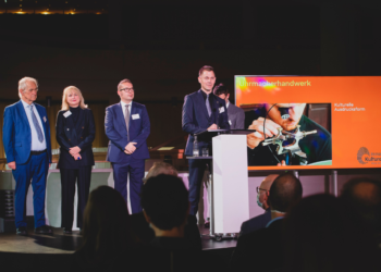 Deutsches_Uhrmacherhandwerk_UNESCO_Immateriales_Kulturerbe_Zentralverband_Praesident_Albert_Fischer_Vize_Timo_Boxberg