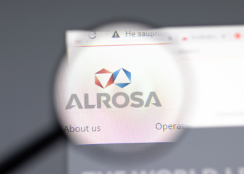 Im Fokus: Der russische Diamantenproduzent Alrosa ist derzeit in den Schlagzeilen. Das US-Finanzministerium hat das Unternehmen ins Visier genommen. Richemont und Pandora sind wegen der Alrosa-Mitgliedschaft aus dem RJC ausgetreten. Foto Postmo.Studio/Shutterstock.com