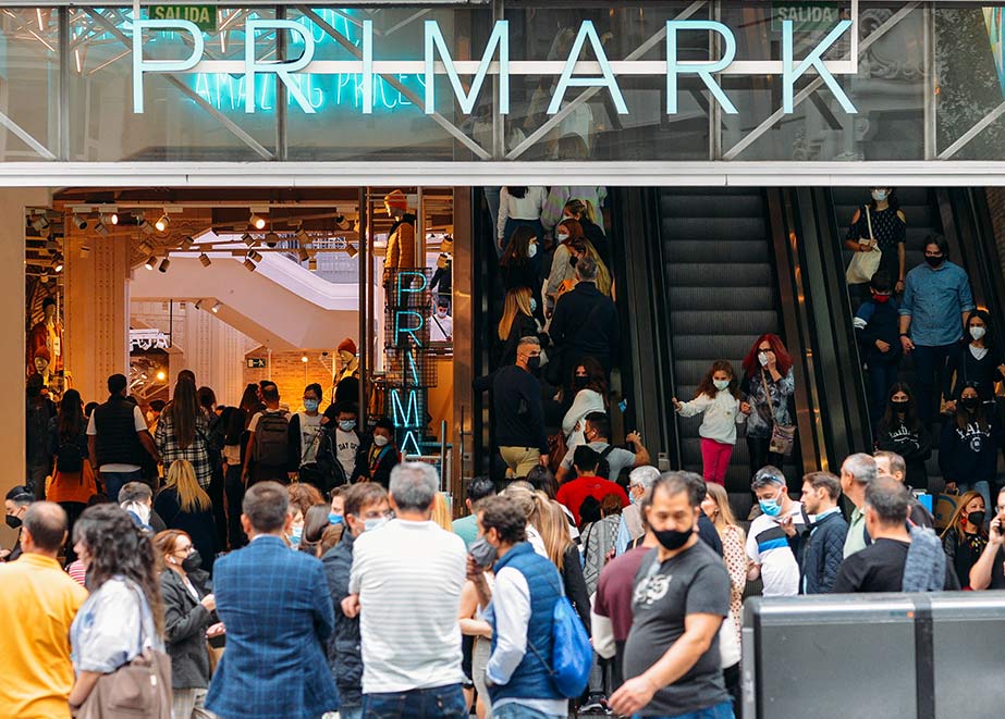 Das ist neu: Primark will 2023 erstmals Filialen in Deutschland schließen. Foto: Wirestock Creators/Shutterstock.com