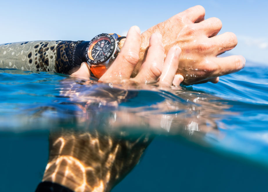 Ab in die Wellen: Luminox präsentiert den neuen Pacific Diver Chronograpgh 3140 für Taucher und andere Wassersportler. © Luminox