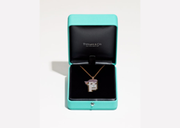 Schmuckkästchen im ikonischen Tiffany-Grün: Das Unternehmen macht nun auch Schmuck aus NTFs. @ Tiffany