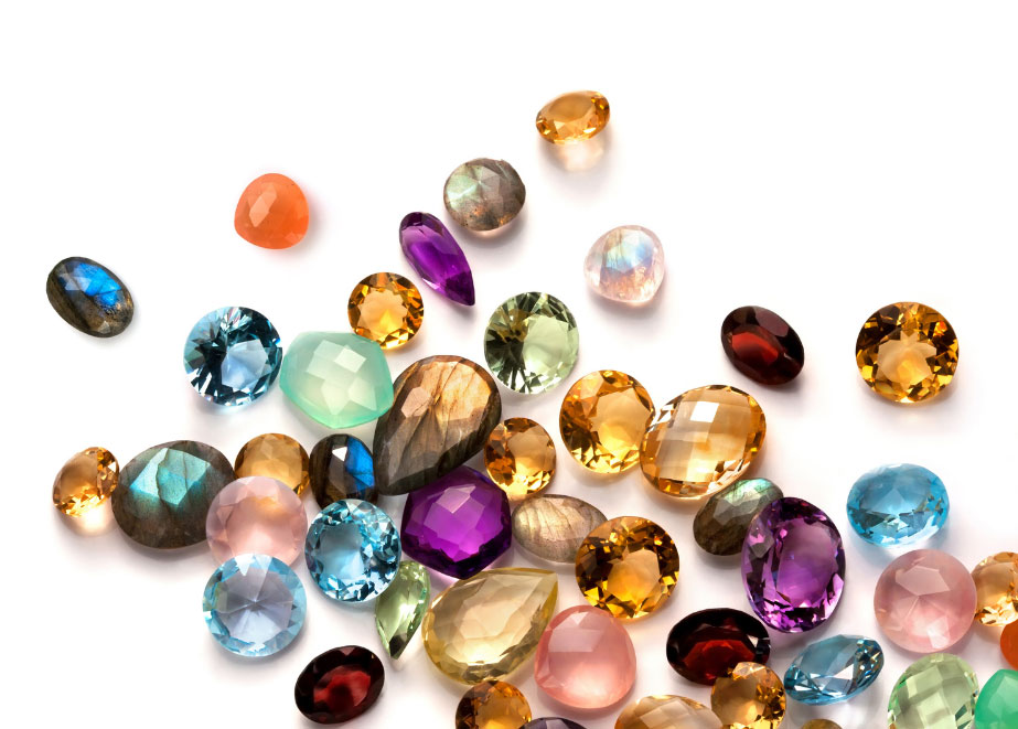Farbedelstein-Auswahl: Die bunten Schätze werden zunehmend auch online gekauft. © Shutterstock