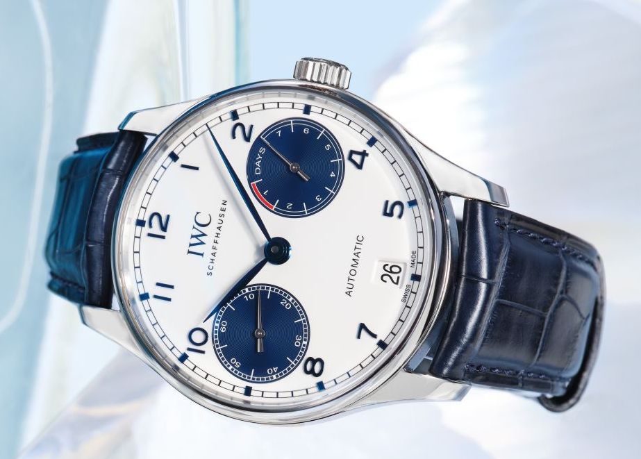 Die Portugieser Automatic, eines der beliebtesten Modelle von IWC, wurde heuer mit blau-weißem Zifferblatt aufgelegt. © IWC