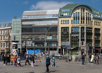 Der WIGeo Standortatlas ermöglicht es, jeden beliebigen Ort in Deutschland, Österreich und der Schweiz nach den wichtigsten Standortfaktoren zu analysieren. © Shutterstock